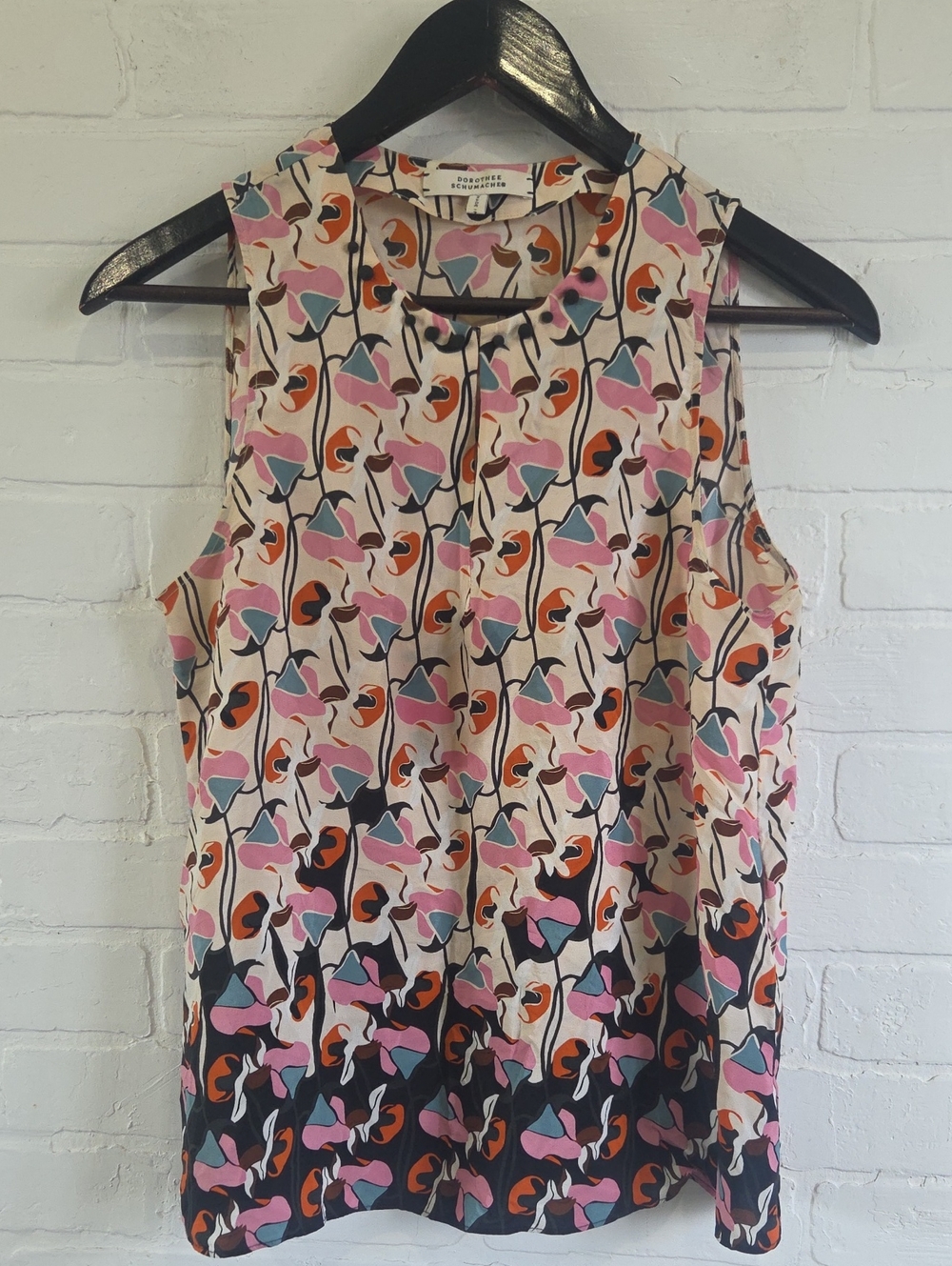 Dorothee Schumacher Silk  Sleeveless Floral-Print Blouse